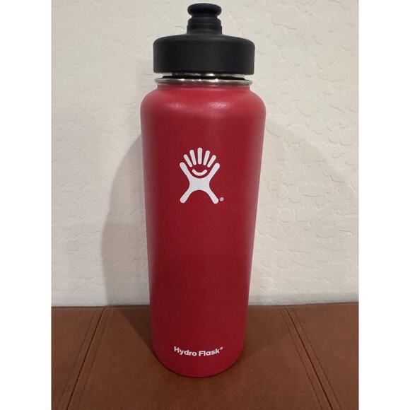 Hydro Flask 32 oz Wide Mouth Red Water Bottle – Read – Leaky Cap / Small Scratch - Picture 1 of 9